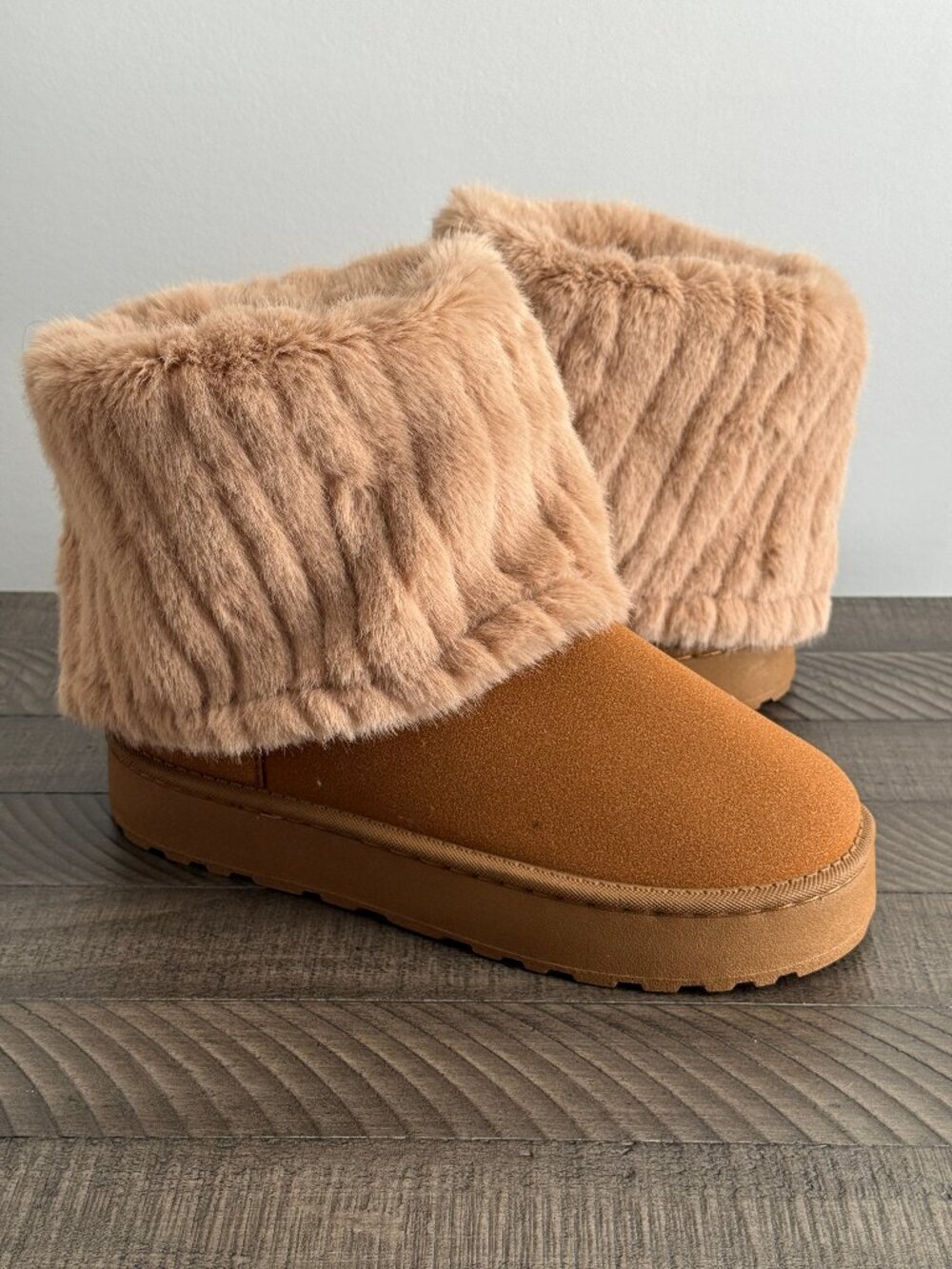 Women's Tan Faux Fur-Lined Winter Boots Size EU 42 | US 11
